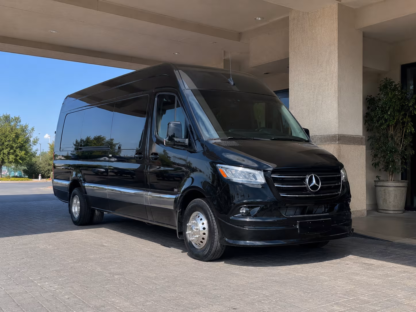 executive buses and sprinter vans for smaller corporate groups