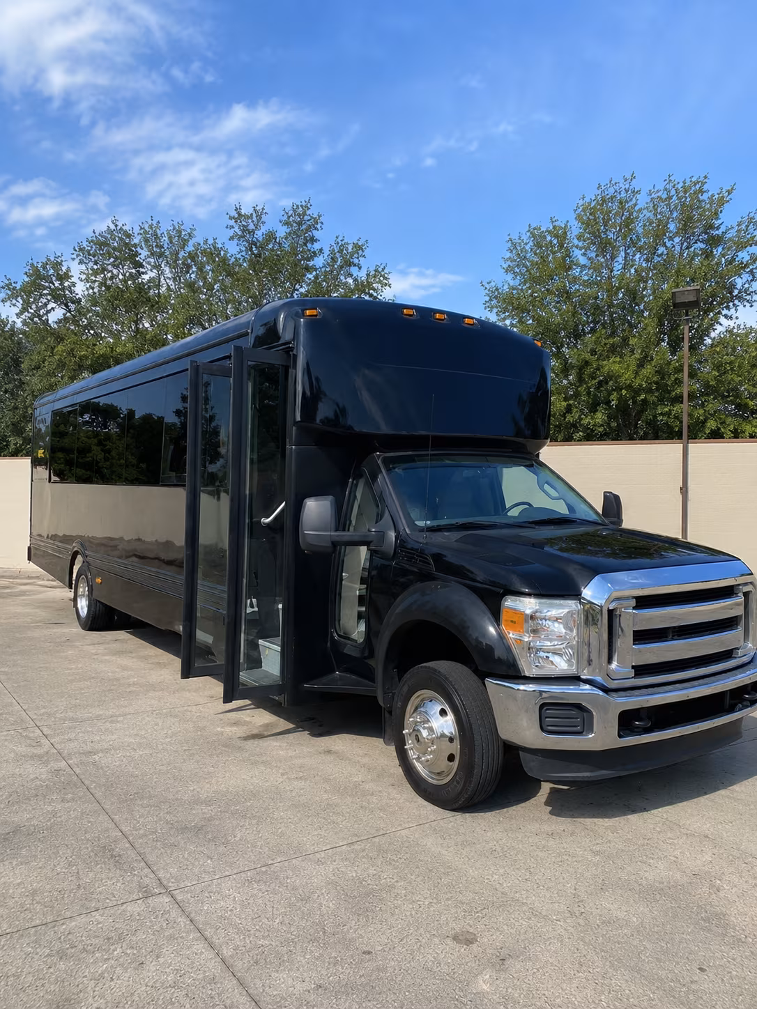 new york city 20 passenger party bus