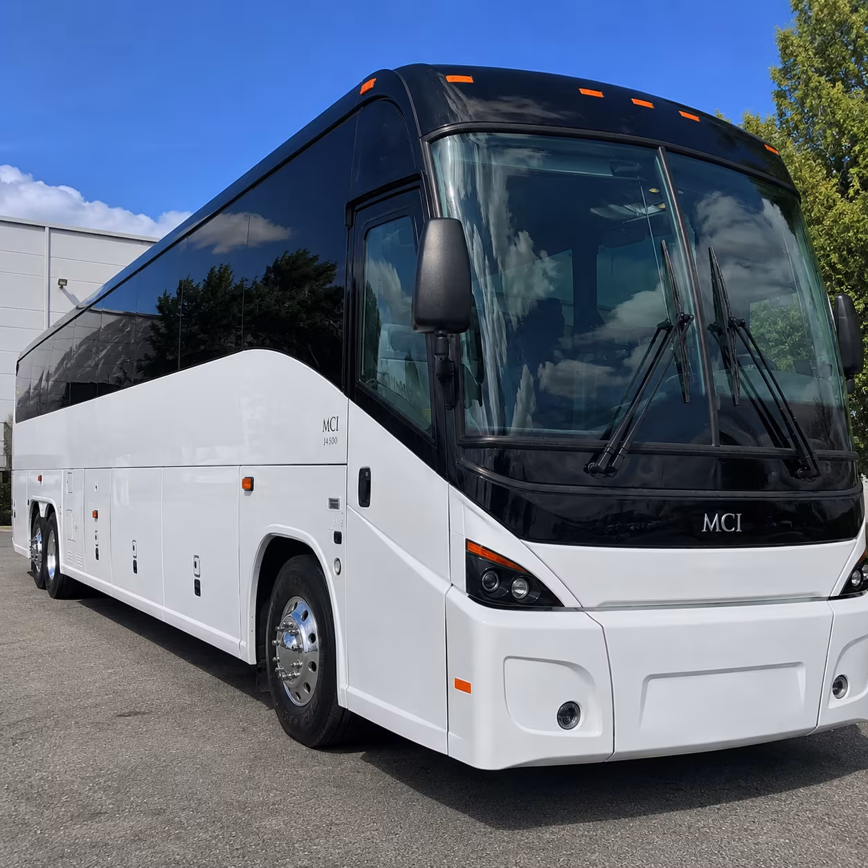 reverse commute shuttle buses from manhattan to new jersey and westchester